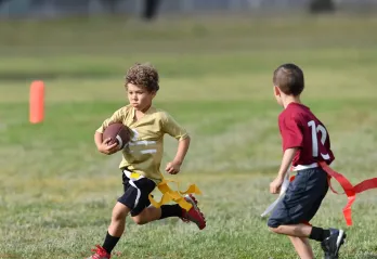 kids playing flag football