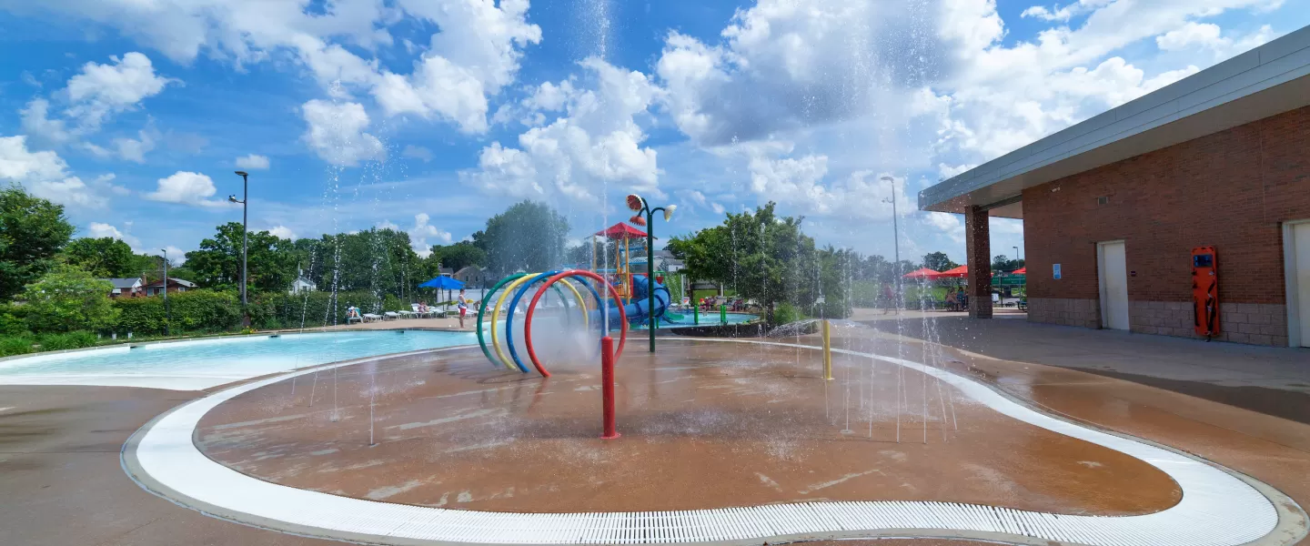 Carondelet Park Rec Complex Gym St. Louis, MO Outdoor Aquatic Center featuring a kiddie splash pad for toddlers