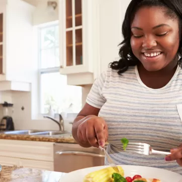 woman eating healthy food